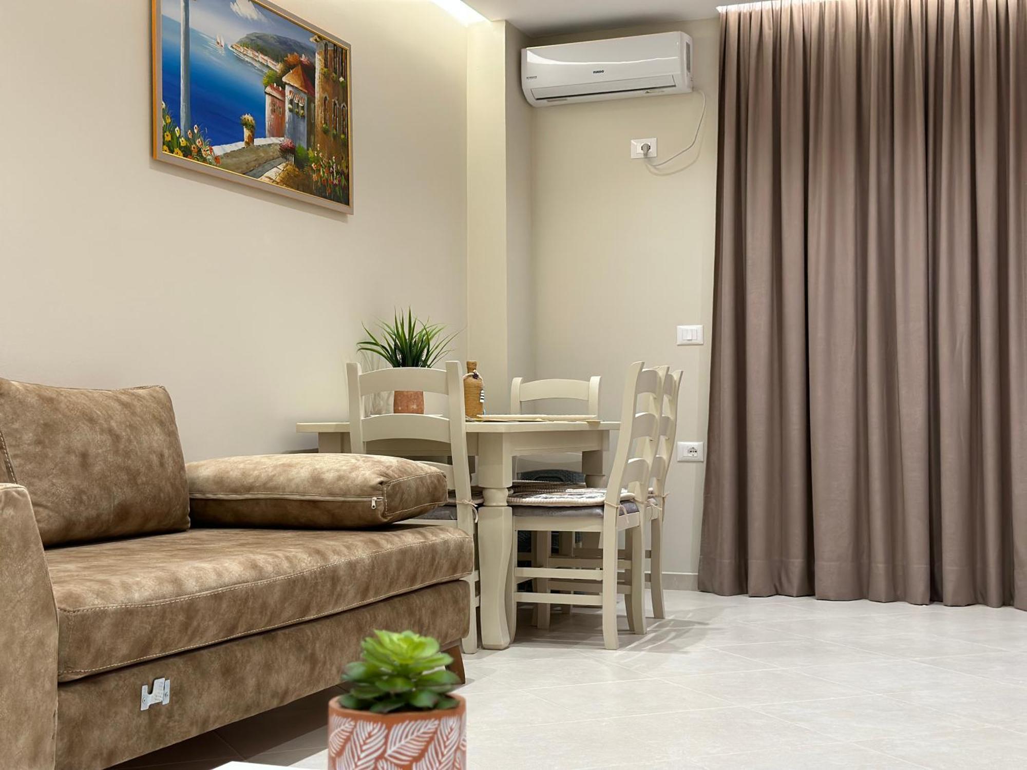 Beachfront Apartment With Balcony Vlorë 外观 照片
