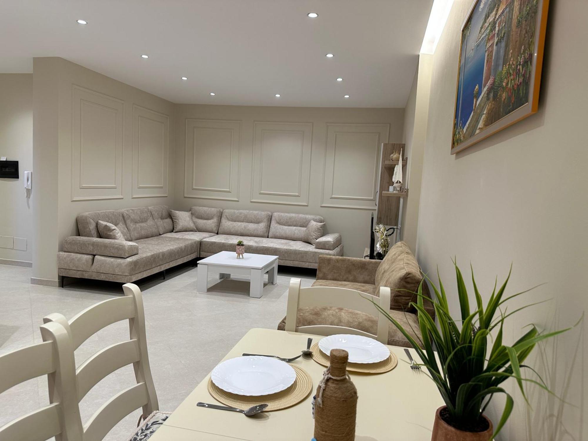 Beachfront Apartment With Balcony Vlorë 外观 照片