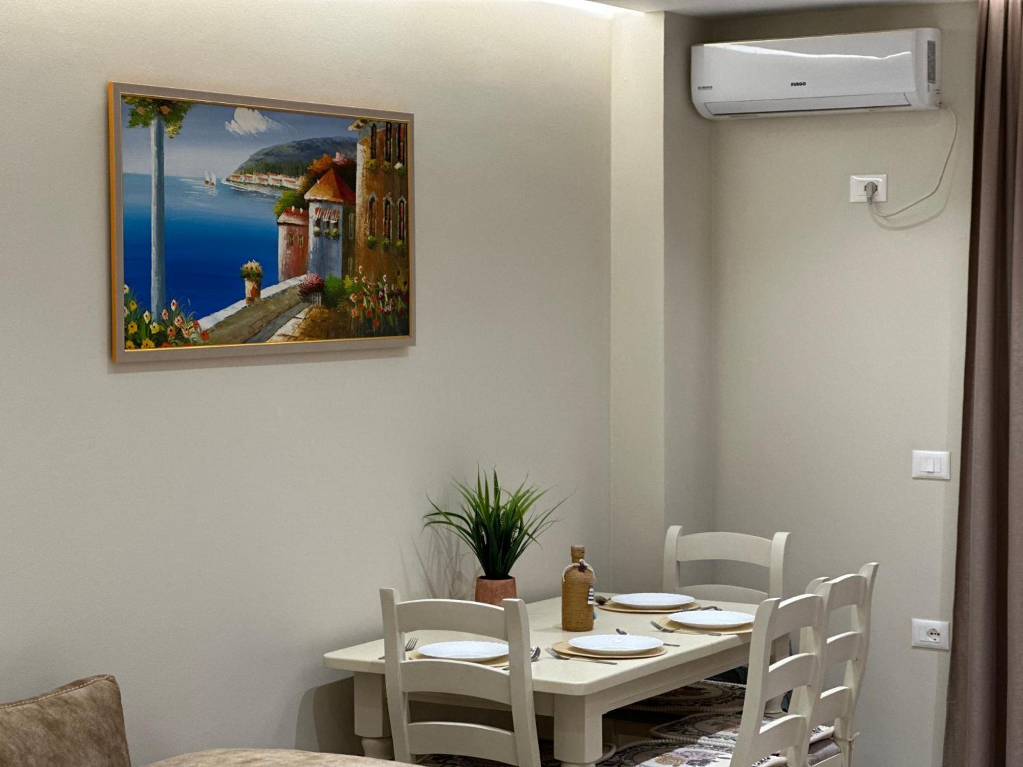 Beachfront Apartment With Balcony Vlorë 外观 照片